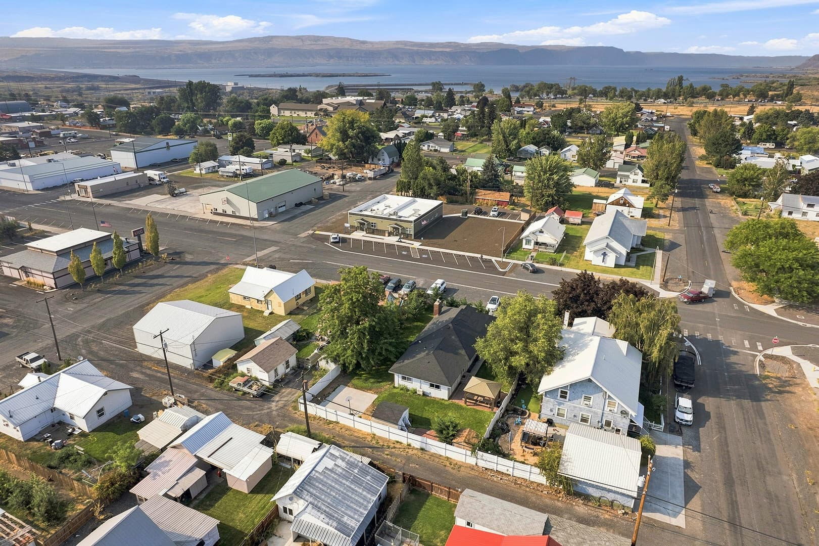 Aerial view with Sun Lake Retreat marked in the foreground and Banks Lake beyond the neighborhood.